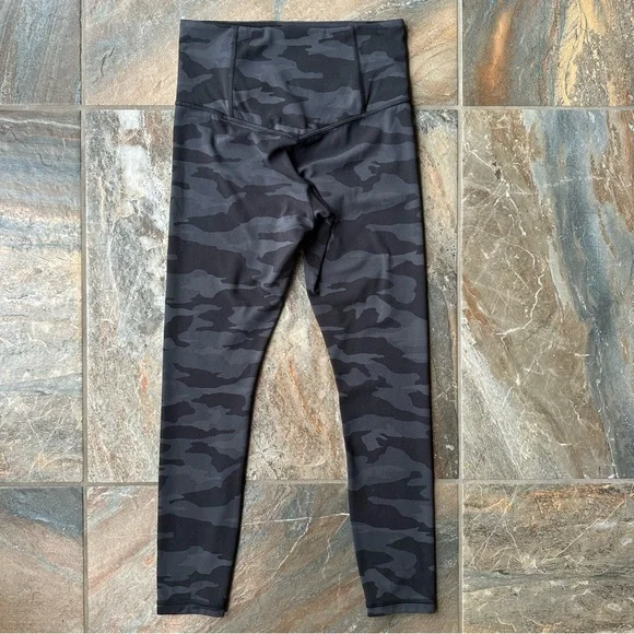 Athleta Elation Camo 7/8 Tight Women's Size XS Black and Gray - Picture 3 of 10